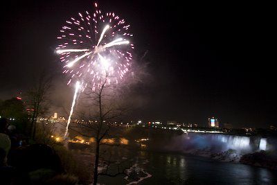 20080519-Niagara-Falls-fireworks-780442.jpg