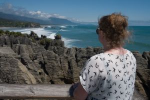 Angelica bij Pancake Rocks