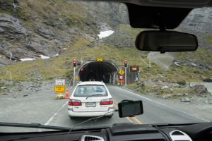 tunnel Milford Sound