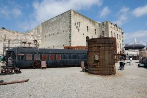 Steampunk HQ achtertuin