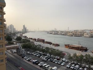 Uitzicht vanuit onze hotelkamer Best Western Pearl Creek Dubai