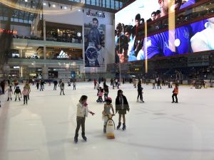 De ijsbaan in Dubai Mall